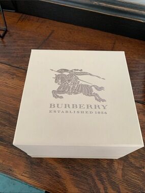 Burberry Watch Box *No Watch*